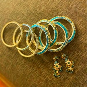 Jewelry set.